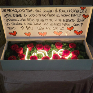 scatola rose love